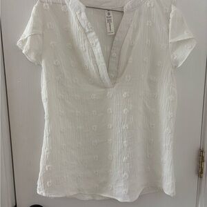 🟩3/$15 White Floral Blouse